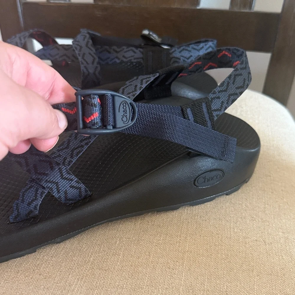 Chaco Men’s Z2 Classic Adjustable Strap Sandals Navy Blue Black Size 13